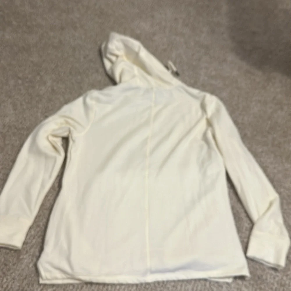 Light yellow hoodie - Picture 5 of 5